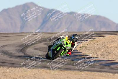 media/Dec-07-2025-CVMA (Sun) [[3e7d2de5dc]]/Race 17-Amateur Formula Middleweight/